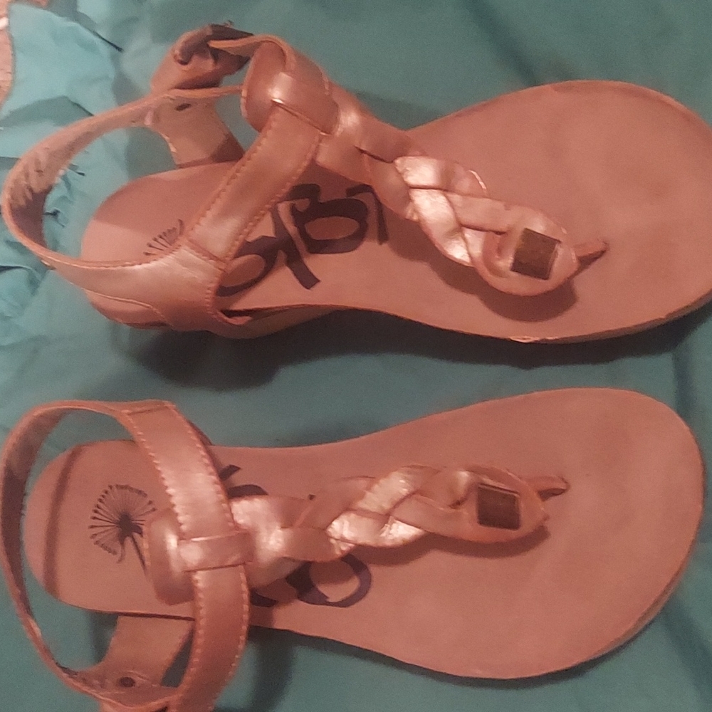 Women's shoes